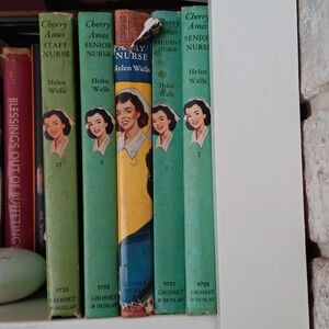 (5) Cherry Ames Nurse Books by Helen Wells